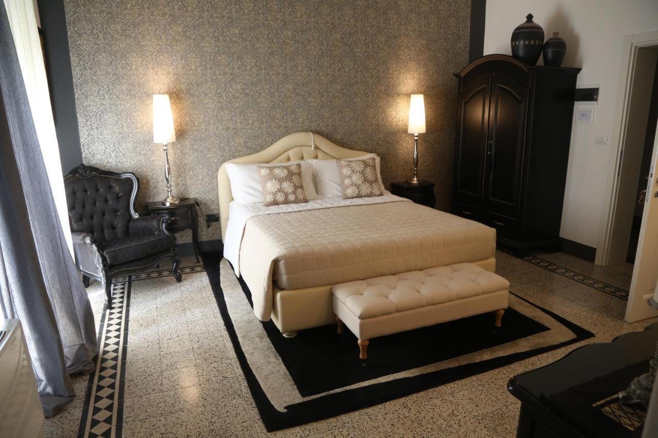 Bed and Breakfast Palazzo Bignami Лечче Екстер'єр фото