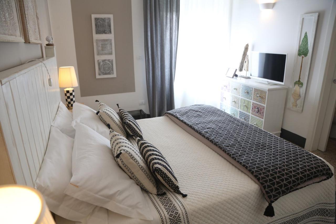 Bed and Breakfast Palazzo Bignami Лечче Екстер'єр фото